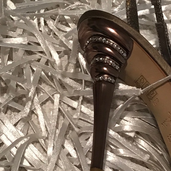 GUESS by Marciano 🌹Simply Gorgeous 🌹 - Picture 8 of 8